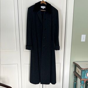 Albert Nipon Gray Wool Coat with Black Velvet Collar size 8